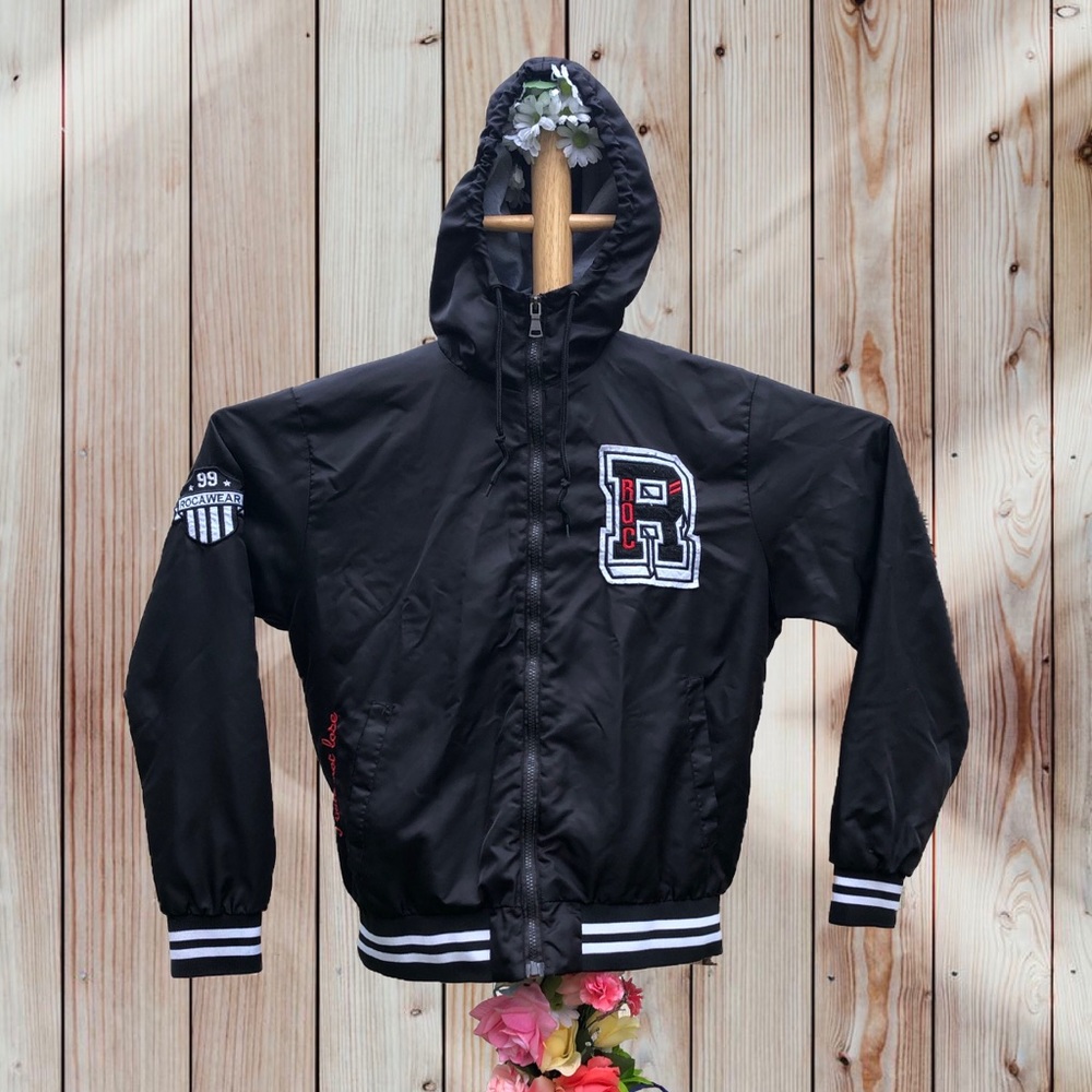 //old-school ROCAWEAR black & white windbreaker//